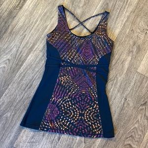 Fabletics work out tank, built in bra, removable padding. Size XS